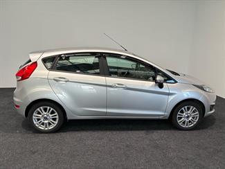 2017 Ford Fiesta - Thumbnail