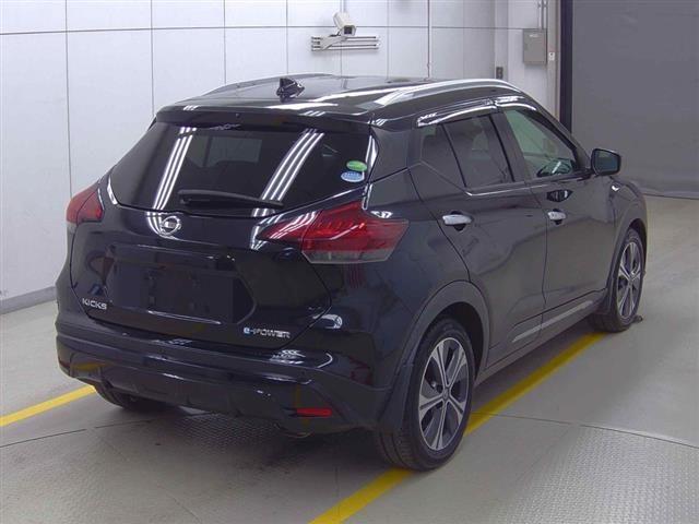 2021 Nissan KICKS