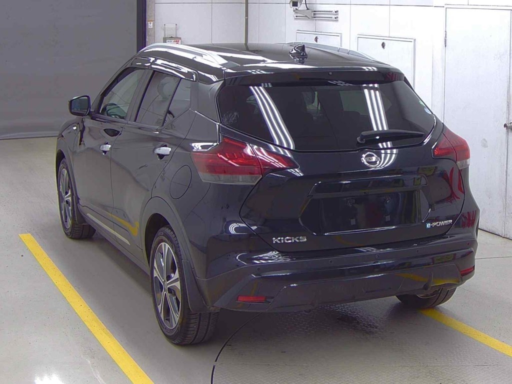 2021 Nissan KICKS