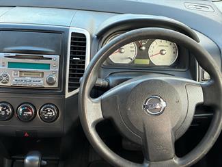 2005 Nissan WINGROAD - Thumbnail