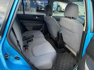 2005 Nissan WINGROAD - Thumbnail