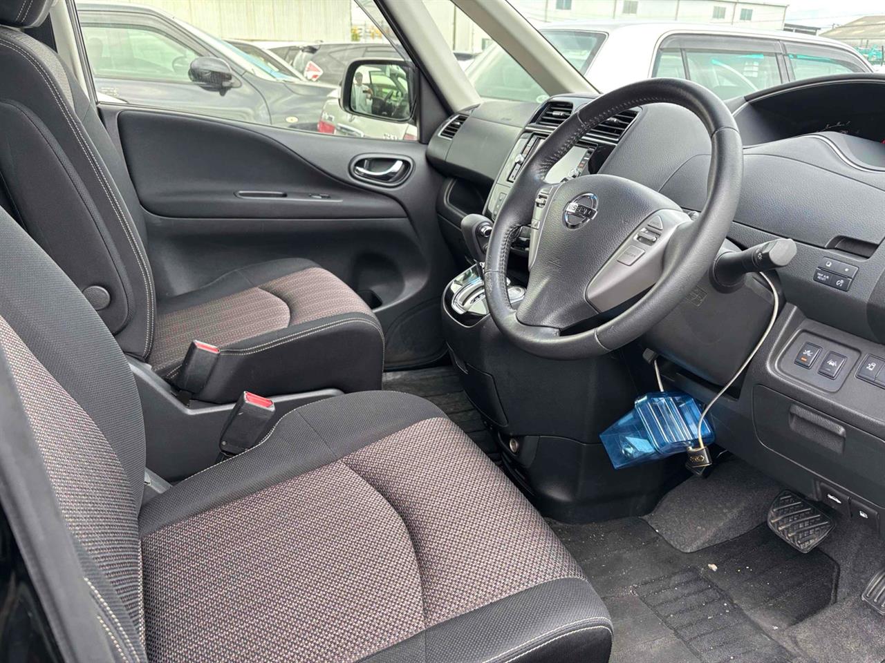 2016 Nissan SERENA