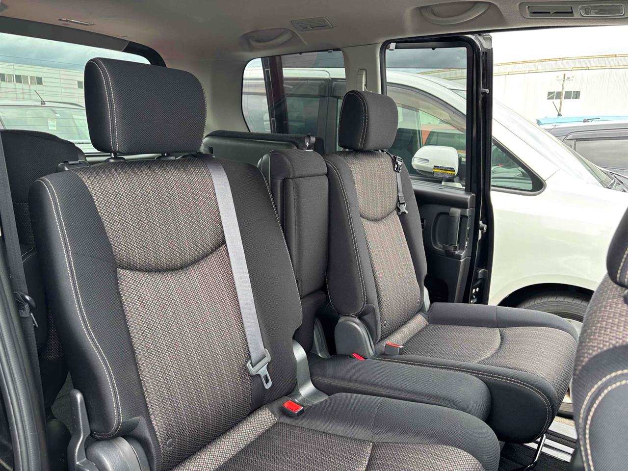 2016 Nissan SERENA