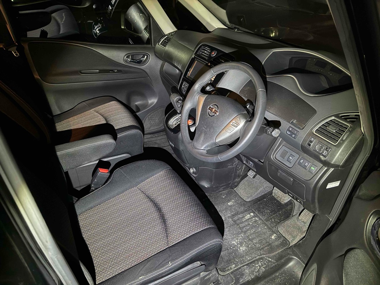 2014 Nissan SERENA