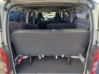 2010 Toyota Hiace - Thumbnail