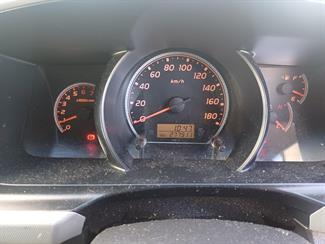 2010 Toyota Hiace - Thumbnail