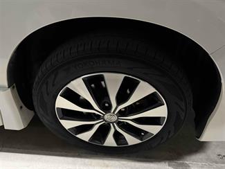 2017 Nissan SERENA - Thumbnail