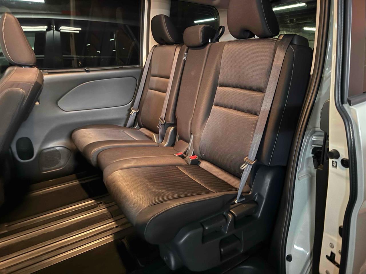 2017 Nissan SERENA