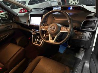 2017 Nissan SERENA - Thumbnail