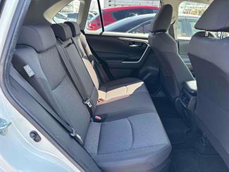 2021 Toyota RAV4 - Thumbnail