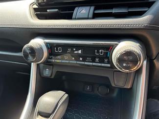 2021 Toyota RAV4 - Thumbnail