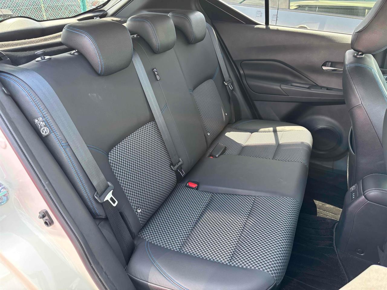 2021 Nissan KICKS