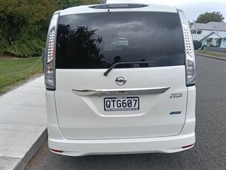2013 Nissan SERENA - Thumbnail
