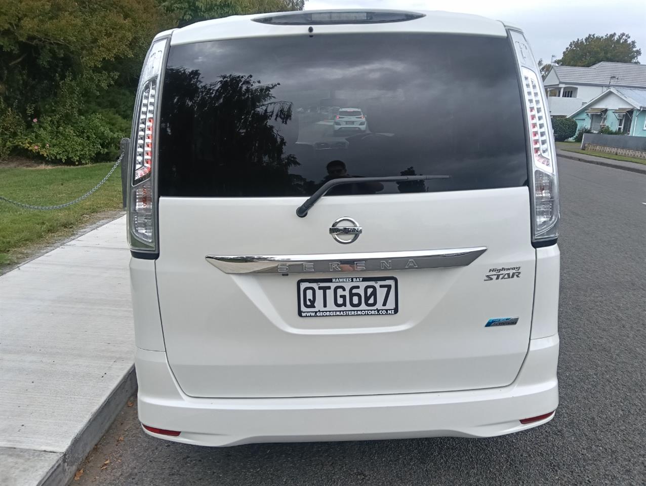 2013 Nissan SERENA