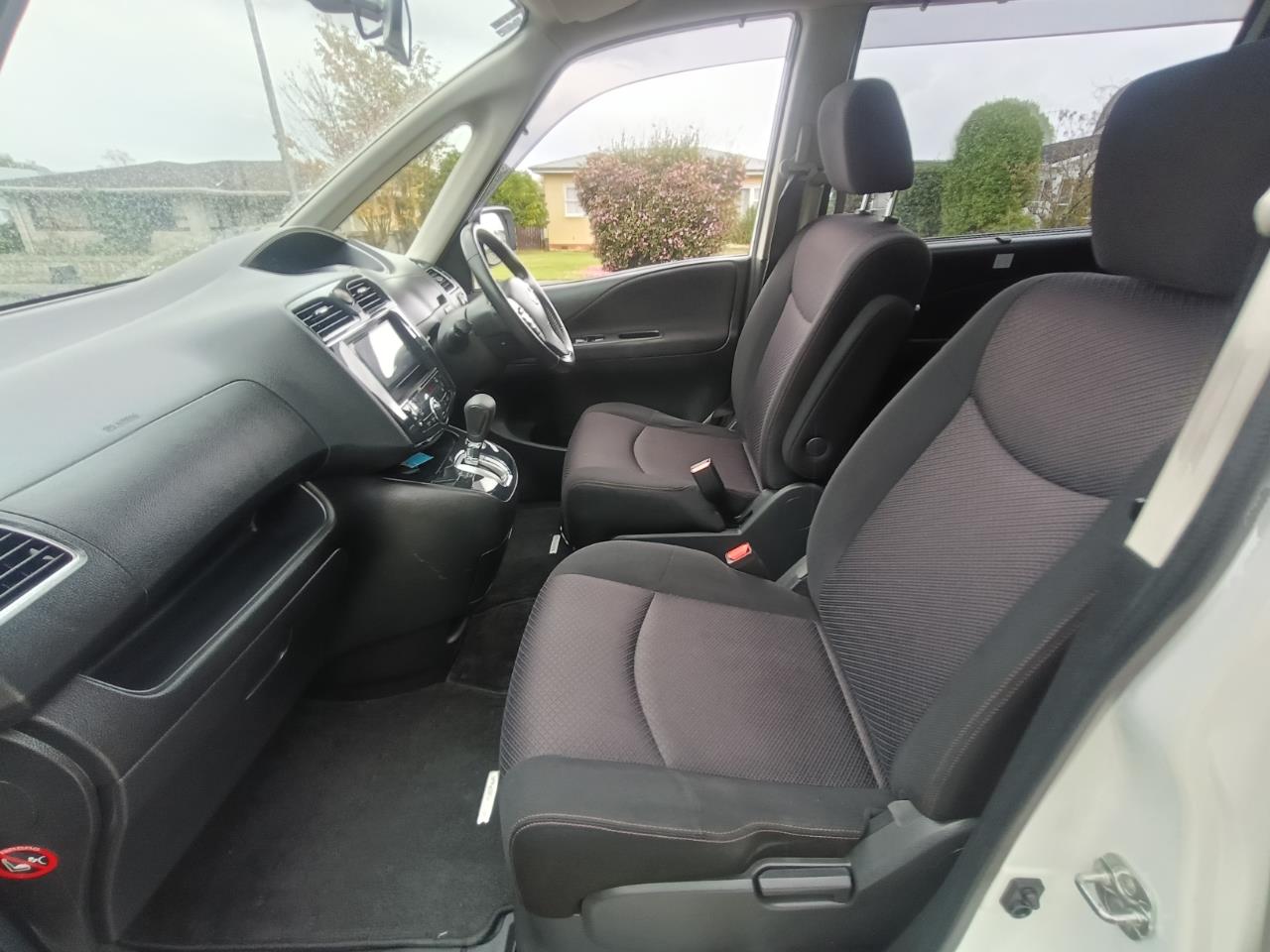 2013 Nissan SERENA