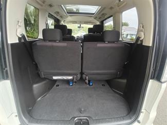 2013 Nissan SERENA - Thumbnail