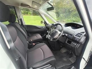 2013 Nissan SERENA - Thumbnail