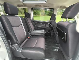 2013 Nissan SERENA - Thumbnail