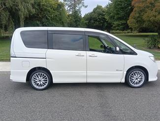 2013 Nissan SERENA - Thumbnail