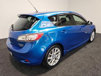 2011 Mazda AXELA - Thumbnail