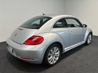 2013 Volkswagen Beetle - Thumbnail