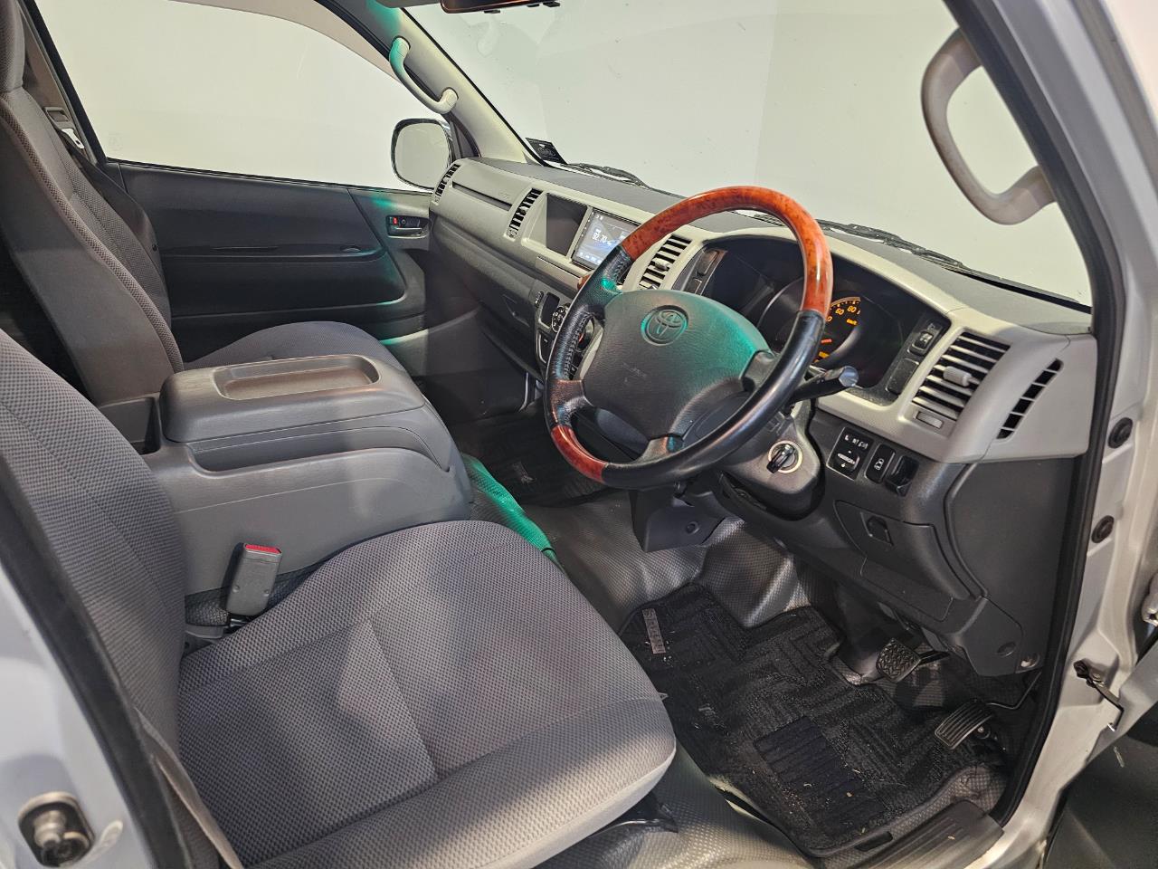 2006 Toyota Hiace