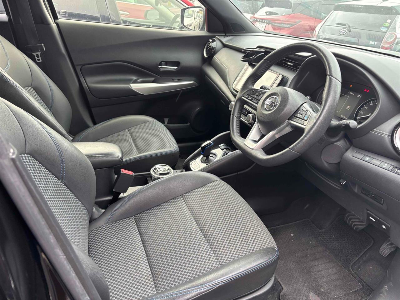 2021 Nissan KICKS