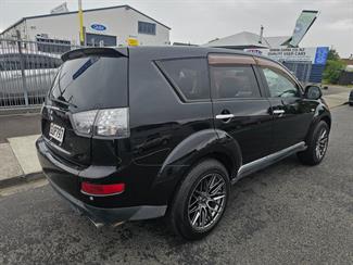 2006 Mitsubishi OUTLANDER - Thumbnail