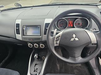 2006 Mitsubishi OUTLANDER - Thumbnail