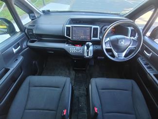 2013 Honda STEP WAGON - Thumbnail
