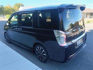 2013 Honda STEP WAGON - Thumbnail