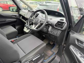 2021 Nissan SERENA - Thumbnail