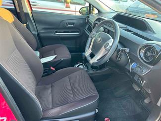 2017 Toyota AQUA - Thumbnail