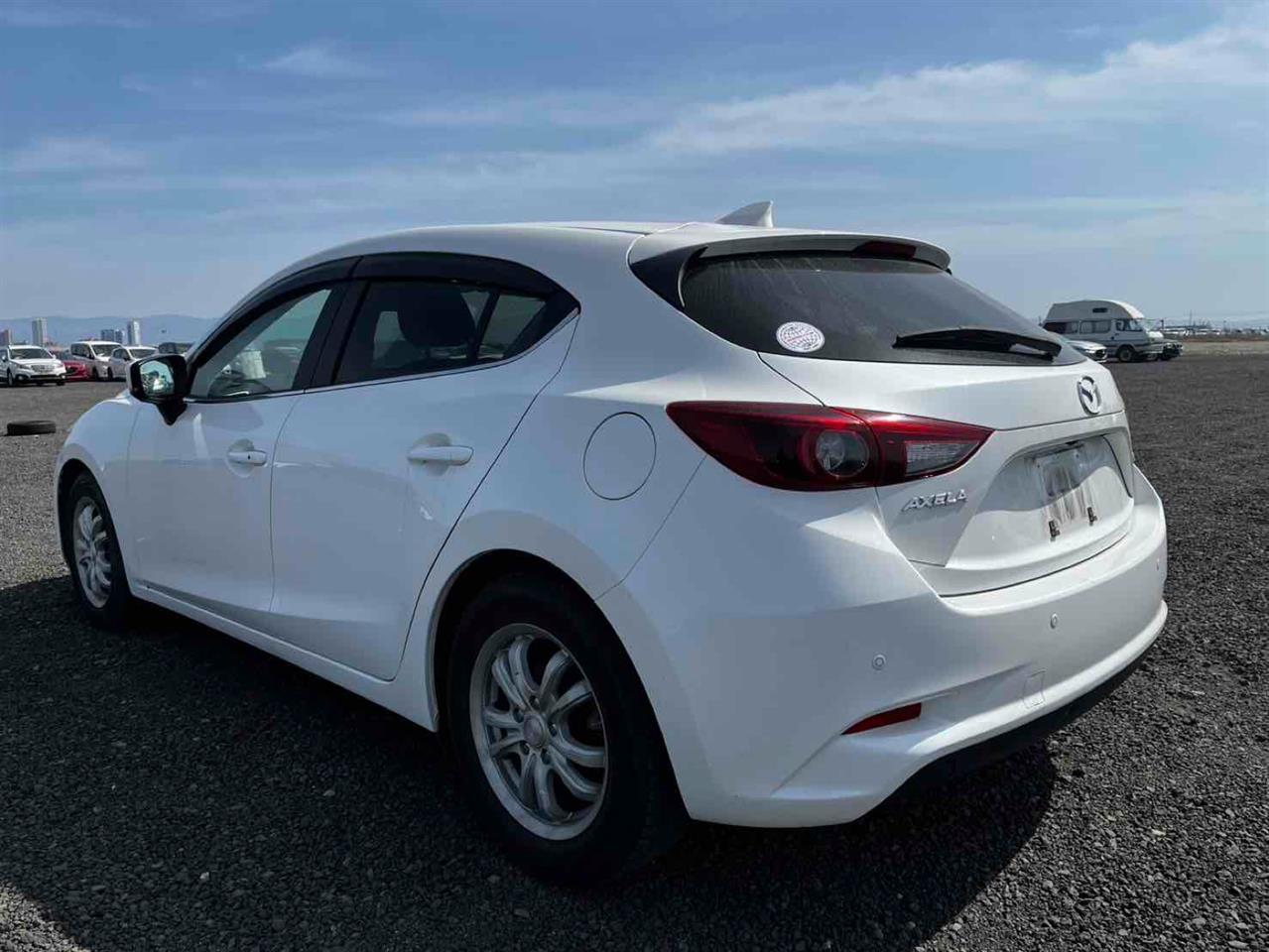 2017 Mazda AXELA