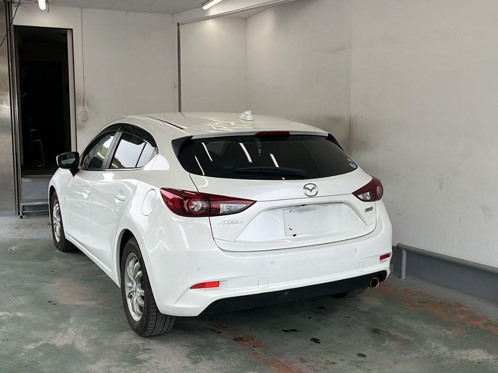2017 Mazda AXELA