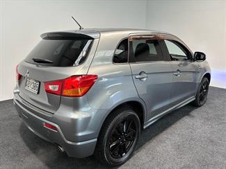 2010 Mitsubishi RVR - Thumbnail