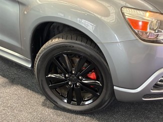 2010 Mitsubishi RVR - Thumbnail