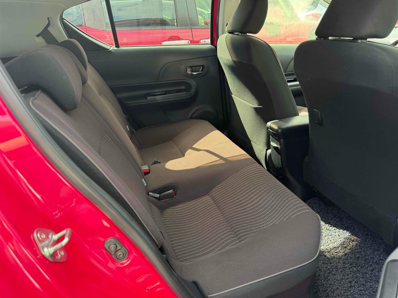 2016 Toyota AQUA