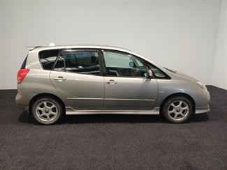 2003 Toyota Spacio - Thumbnail
