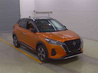 2022 Nissan KICKS - Thumbnail