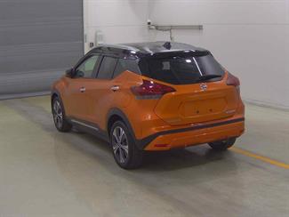 2022 Nissan KICKS - Thumbnail