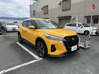 2022 Nissan KICKS - Thumbnail