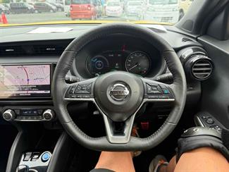 2022 Nissan KICKS - Thumbnail