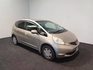 2010 Honda FIT - Thumbnail